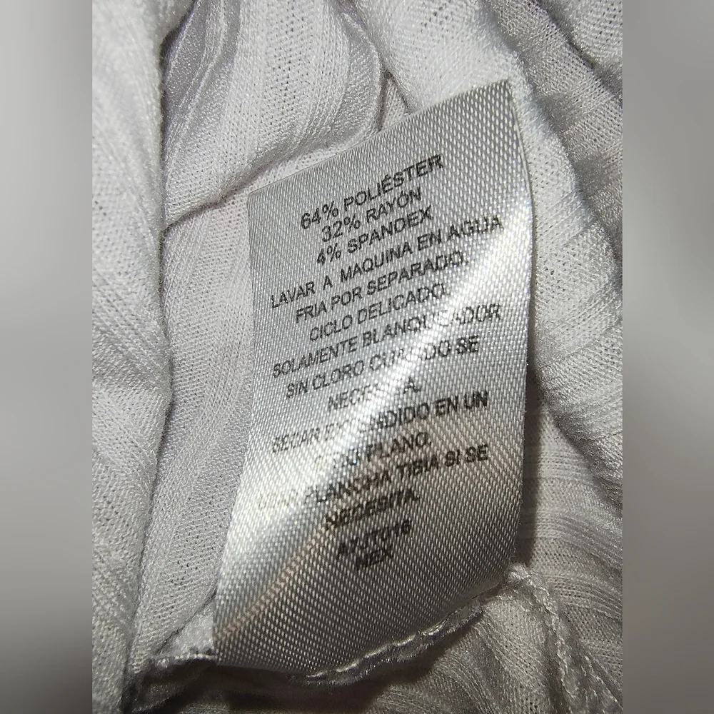 Short Sleeved White Shirt - Picture 4 of 6